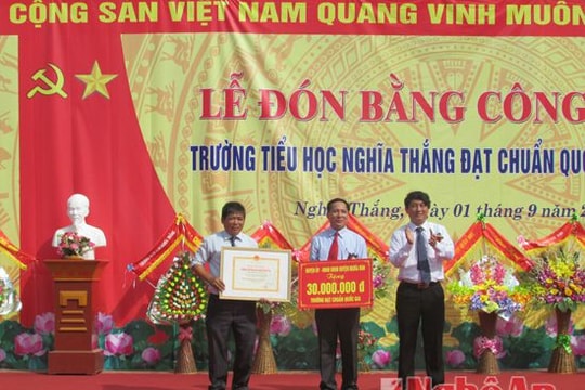 Trường Tiểu học Nghĩa Thắng đón bằng công nhận trường chuẩn Quốc gia mức độ 1