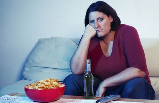 Nghiện xem tivi làm tăng nguy cơ hình thành cục máu đông