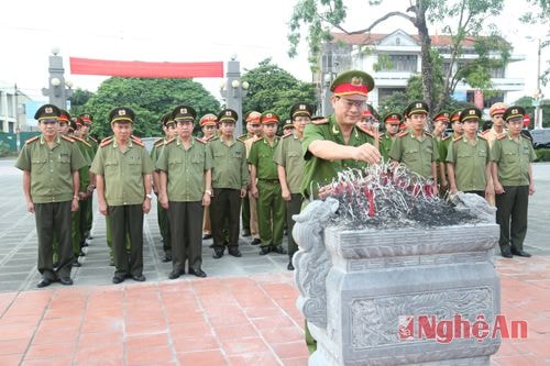 CANA: Dâng hương, dâng hoa tại Khu Di tích Lịch sử Xô Viết Nghệ Tĩnh