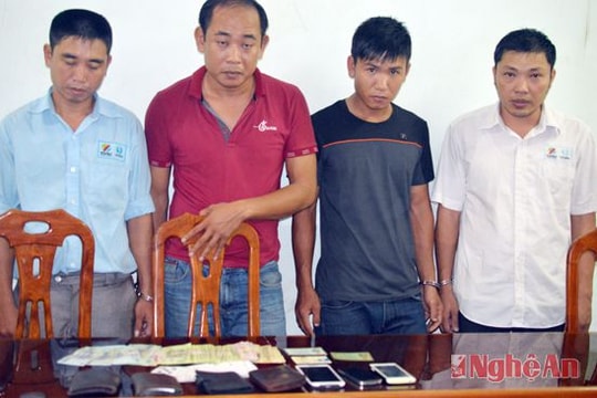 Công an TX Thái Hòa: Bắt ổ nhóm đánh bạc