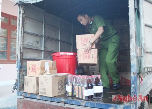 Phát hiện cơ sở pha chế nước mắm giả nhãn hiệu Chin su - Nam Ngư