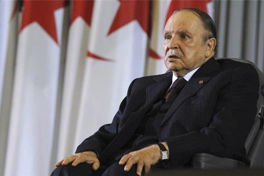 Tổng thống Algeria bất ngờ thay Cục trưởng Cục tình báo quân đội