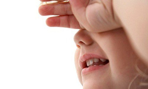 Sai lầm khi tự chữa đau mắt đỏ tại nhà