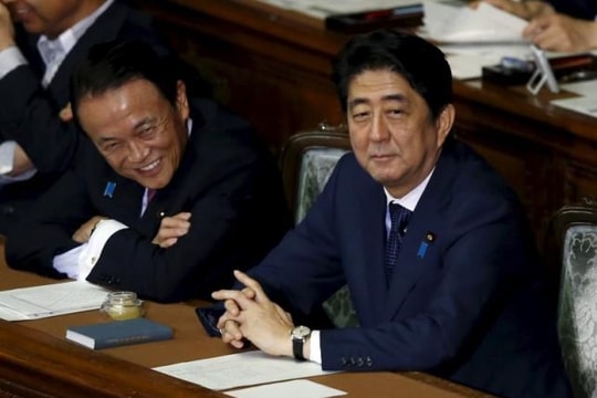 Ủng hộ đối với Thủ tướng Abe sụt giảm sau khi đạo luật an ninh được thông qua
