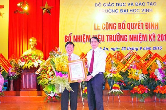 GS.TS Đinh Xuân Khoa tiếp tục giữ chức Hiệu trưởng Trường Đại học Vinh