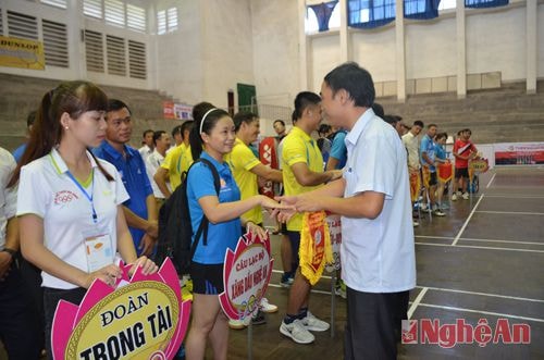 Khai mạc Giải cầu lông tỉnh Nghệ An năm 2015