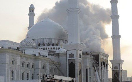 Cháy lớn tại thánh đường Hồi giáo lớn nhất Tây Âu