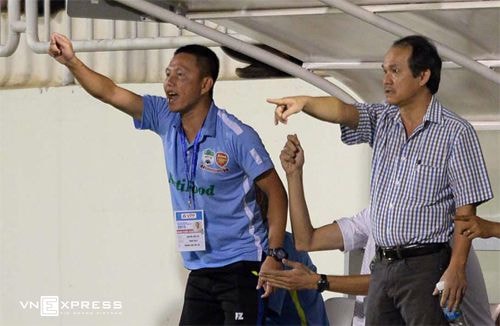 Bầu Đức bị lên án ở lễ tổng kết V-League 2015