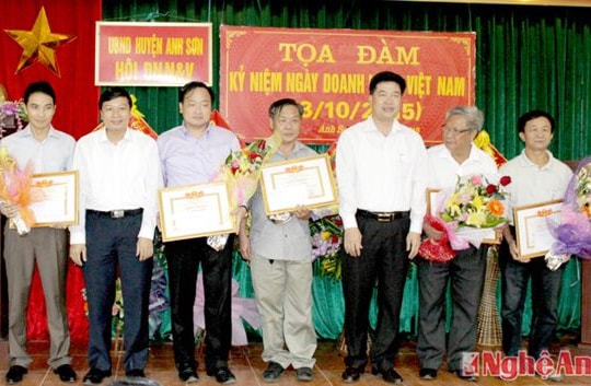 Anh Sơn: Tọa đàm kỷ niệm ngày doanh nhân Việt Nam