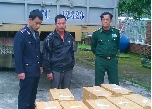 Bắt 6.500 gói thuốc lá lậu vận chuyển trái phép