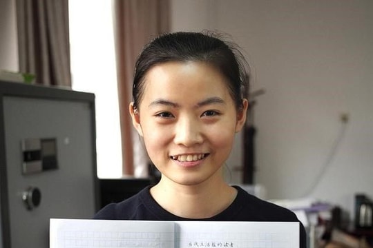 Du học sinh Việt Nam gây sốt tại Trung Quốc vì viết chữ quá đẹp