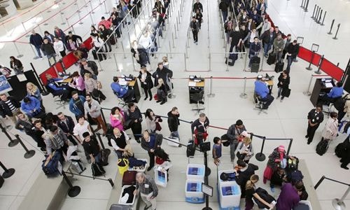 Hàng loạt sân bay Mỹ ùn ứ vì sự cố an ninh