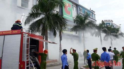 Cháy giả định tầng 2 Siêu thị BigC.