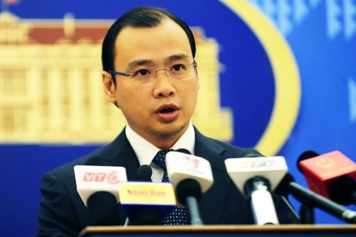 Việt Nam lên tiếng về tin Mỹ sắp điều tàu áp sát đảo nhân tạo