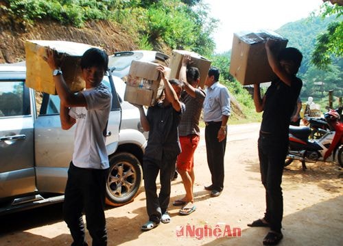 Mang hơi ấm về Na Xai