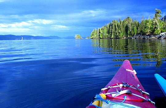 Canada: Chìm tàu du lịch ở vùng biển British Columbia