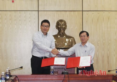 Trao biên bản thỏa thuận hợp tác phát triển nông nghiệp Nghệ An