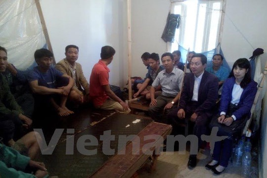 Lao động Việt ở Algeria về nước phải bồi thường 1.700 USD