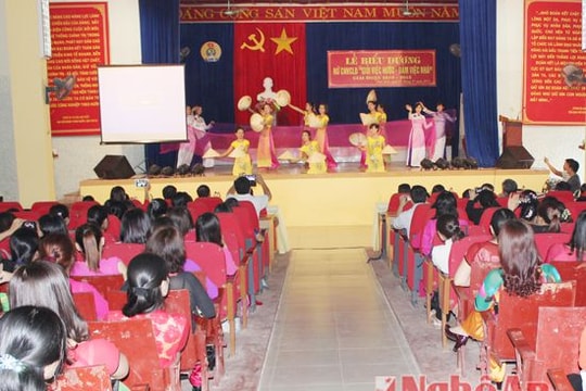 Thị xã Thái Hòa: Biểu dương phụ nữ tiêu biểu "Giỏi việc nước, đảm việc nhà"