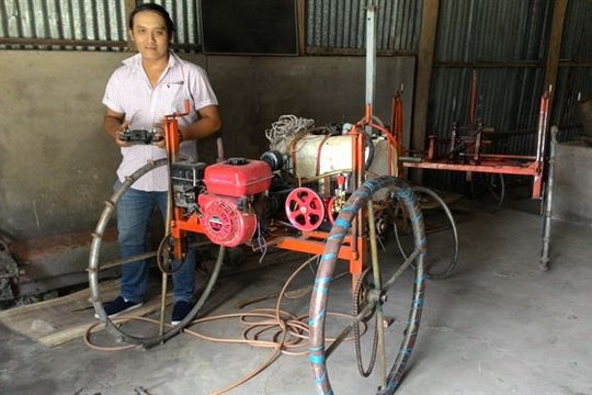 Máy xịt thuốc bảo vệt thực vật điều khiển từ xa