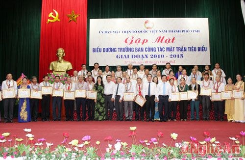 TP.Vinh tuyên dương 46 trưởng ban công tác mặt trận tiêu biểu