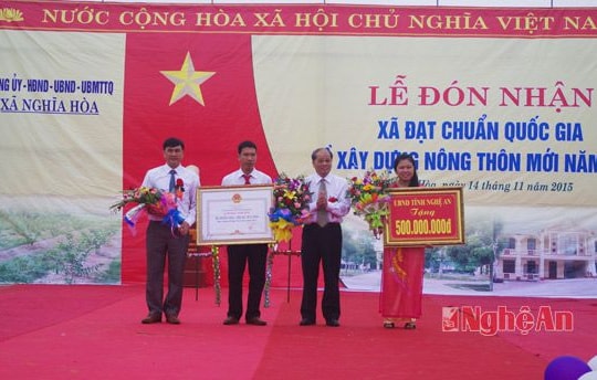 Các xã Diễn Phong, Nghĩa Hòa đón Bằng công nhận đạt chuẩn nông thôn mới