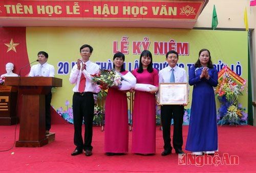 Trường THPT Cửa Lò nhận Bằng khen của Thủ tướng Chính phủ