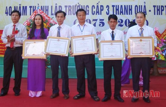 Trường THPT Đặng Thúc Hứa kỷ niệm 40 năm thành lập