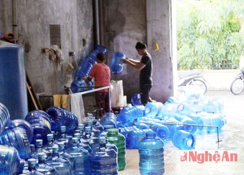 Nước uống đóng chai: Nhiều sản phẩm vi phạm chất lượng