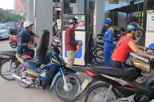 Xăng giảm giá từ 15h chiều nay