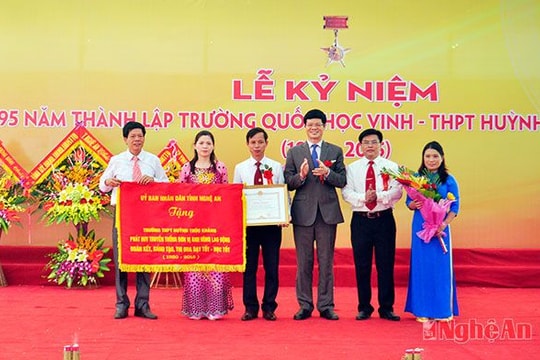 Trường THPT Huỳnh Thúc Kháng kỷ niệm 95 năm thành lập