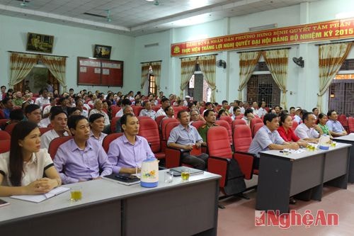 Chủ tịch HĐND tỉnh Trần Hồng Châu tiếp xúc cử tri tại Phường Hưng Bình