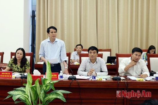 Thứ trưởng Bộ Giáo dục và Đào tạo làm việc tại Nghệ An