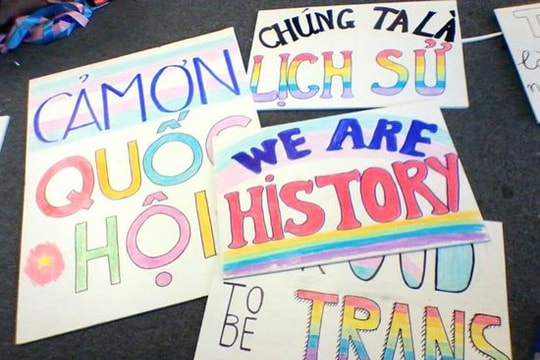 Người chuyển giới hân hoan vì được luật pháp công nhận