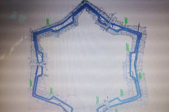 Sẽ tách nước thải hào Thành cổ Vinh