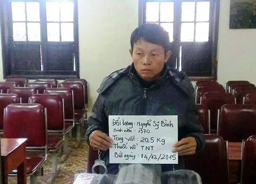 BĐBP Nghệ An bắt đối tượng vận chuyển 20,5 kg thuốc nổ