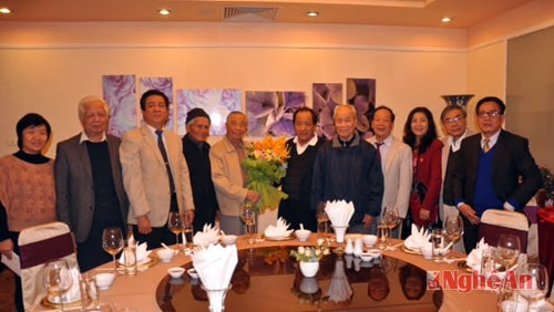 Chúc mừng Nguyên PTT Nguyễn Mạnh Cầm nhận Giải thưởng Nhân dân ASEAN