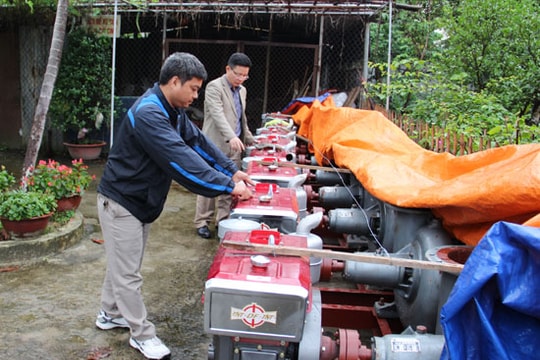 Mua thêm máy bơm dầu chống hạn