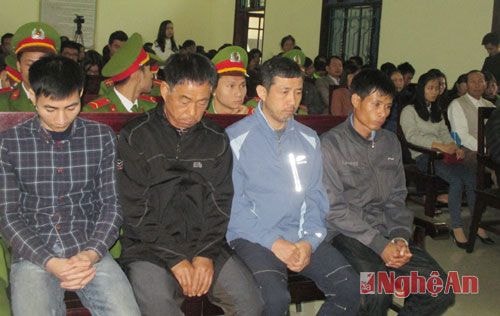 Người nhà nạn nhân xin giảm án cho bị cáo vụ sập giàn giáo Formosa