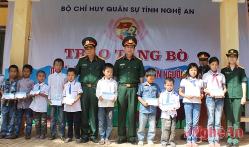 Đẩy mạnh phong trào thi đua quyết thắng