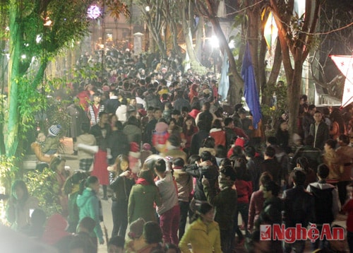 Những hình ảnh không đẹp trong đêm Giáng sinh