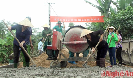 Nghĩa Dũng (Tân Kỳ) ra quân làm nông thôn mới
