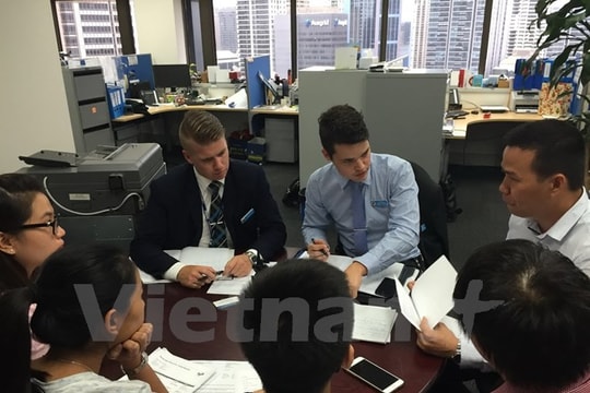 Hàng trăm du học sinh Việt ở Australia bị lừa mua vé máy bay giả