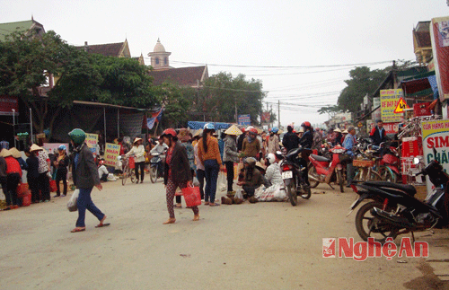 Nhức nhối tình trạng lấn chiếm lòng, lề đường ở Thanh Chương