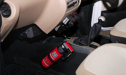 Nhiều nước bắt buộc ô tô trang bị bình chữa cháy