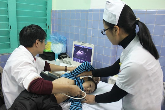 Tổ chức chương trình khám sàng lọc miễn phí "Trái tim cho em"