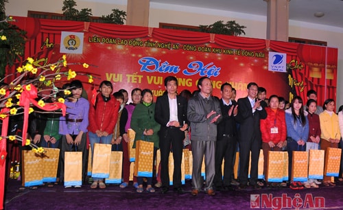 Tổ chức các hoạt động vui tết, mừng Đảng, mừng Xuân Bính Thân 2016