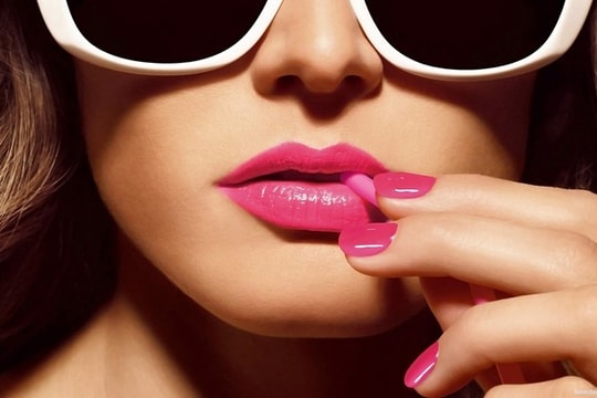 Hiểm họa từ phun màu môi