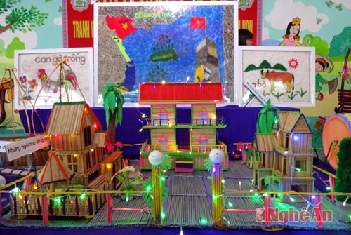 Thi, triển lãm  "Đồ dùng, đồ chơi tự làm của giáo viên mầm non"