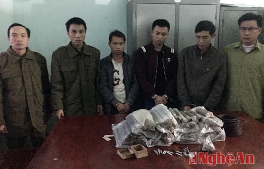 Từ Thái Nguyên vào Nghệ An nổ mìn, khai thác vàng trái phép